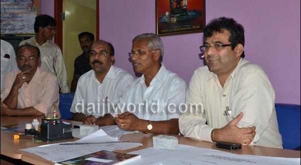 Mlore J R Lobo presides over discussion meet on development work