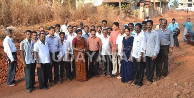 MLA & DC inspects Shaktinagara main road works