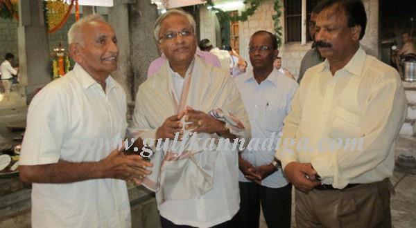 MLA J R Lobo visits Kankanady Mahalingeshwara Temple