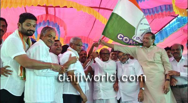 Mangalore Congress takes out padayatra for 'building strong nation'