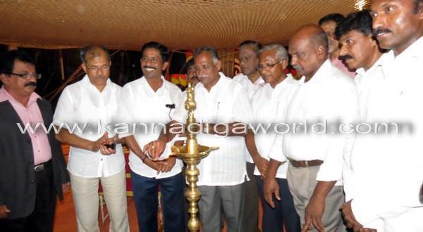 Minister Jain inaugurates Gemini Circus in city