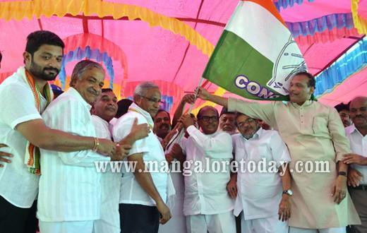 Poojari leads Congress Padayatra from Tokkottu to Kulur