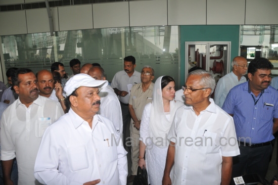 Mangalore: Minister Roshan Baig Flags off First Batch of Haj Pilgrims from MIA