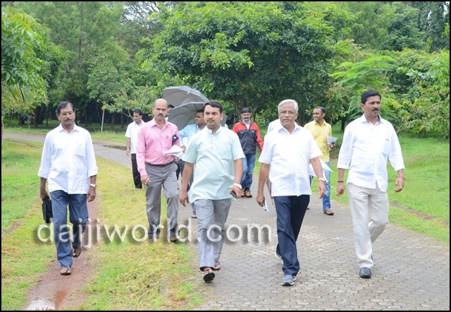 Mangalore: Daijiworld impact - J R Lobo inspects Kadri Park, promises to set it right in a week