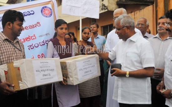 Mangalore: MLA J R Lobo Launches Jammu Kashmir Flood Relief Fund Drive