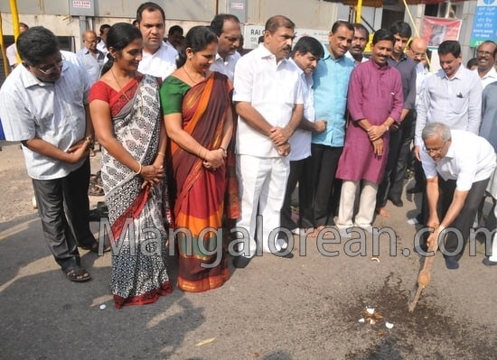 Mangalore: Row over Erection of Hoarding marks Guddali Puja for Bunts hostel Road