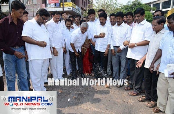 J R Lobo inauguarates Kodialguttu road concretization work