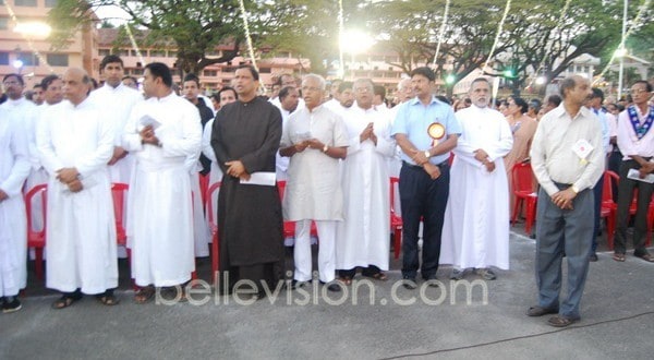 Mangaluru: Large number of faithful partake in Eucharistic procession