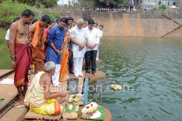 Bantwal: Minister Ramanath Rai offers Bhagina to Netravati River, lifeline of DK district