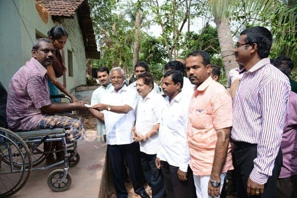 Mangaluru: MLA J R Lobo hands over Rs 70,000 to renovate collapsed house