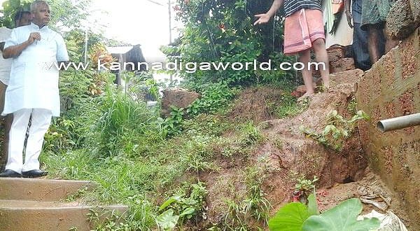MLA JR Lobo inspects houses damaged in the city, assures government compensation.