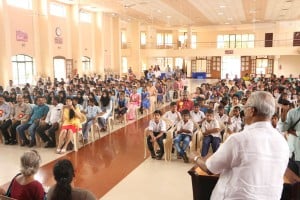 ಶಾಸಕ ಜೆ. ಆರ್ ಲೋಬೊರವರ ನೇತೃತ್ವದಲ್ಲಿ 500 ಪ್ರಾಥಮಿಕ ಶಾಲಾ ಮಕ್ಕಳಿಗೆ ಸ್ಕೂಲ್ ಬ್ಯಾಗ್ ವಿತರಣೆ.