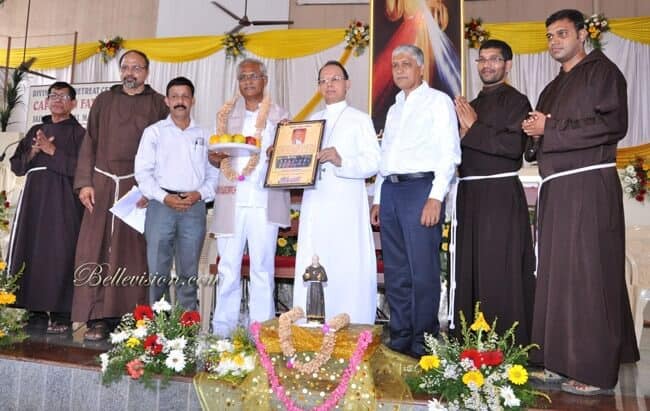 Mangaluru: Bishop Henry DSouza and J R Lobo honoured during annual feast of Padre Pio