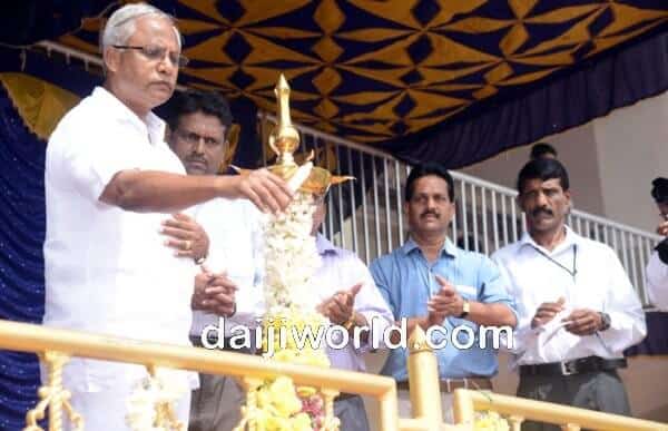 Mangaluru: Lobo inaugurates Dasara, Rajiv Gandhi khel abhiyan sports