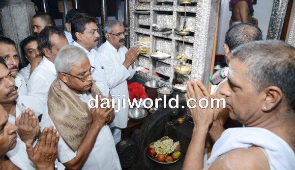 MLA Lobo offers prayers for rain at temple, church and mosque