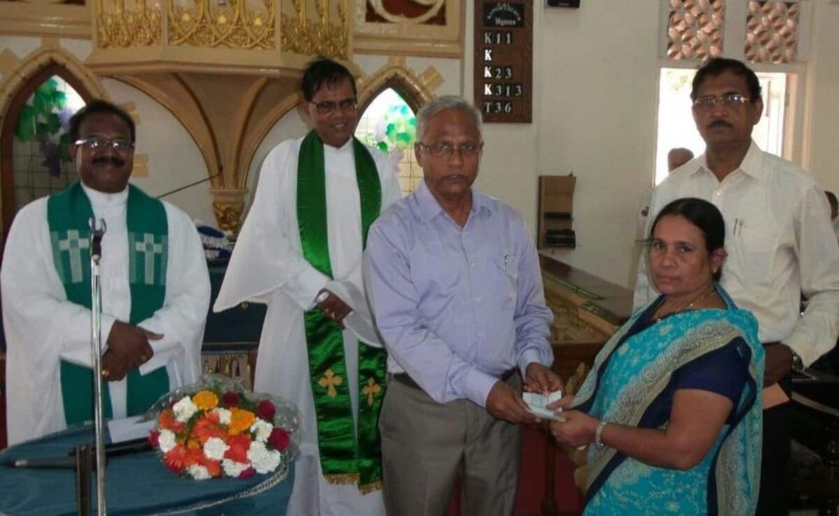 ಮುಖ್ಯಮಂತ್ರಿ ಪರಿಹಾರ ನಿಧಿಯಿಂದ ಚೆಕ್ ವಿತರಣೆ