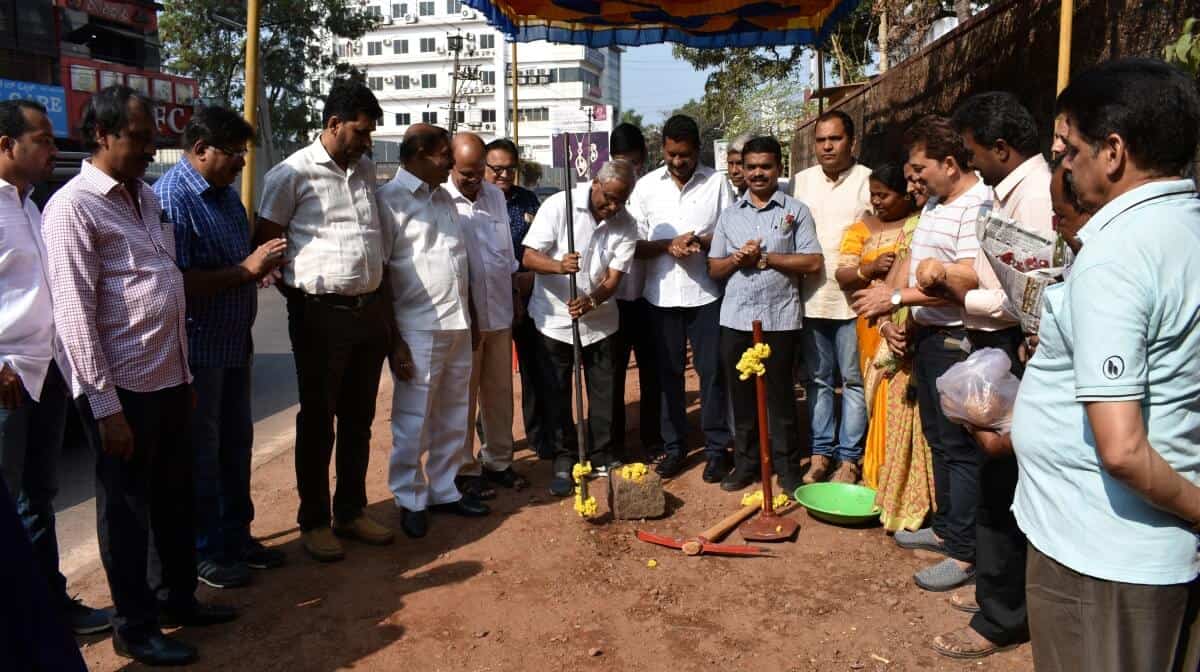 MLA Lobo lays foundation to concrete Falnir Road till Father Muller Hospital @ Rs 3.9 crore