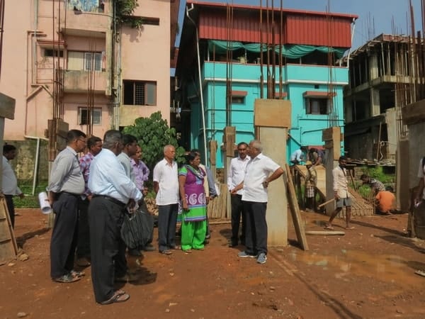 ಶಾಸಕ ಜೆ.ಆರ್.ಲೋಬೊ ಮಹಾಕಾಳಿಪಡ್ಪು ಪೌರಕಾರ್ಮಿಕರ ವಸತಿಗೃಹ ವೀಕ್ಷಣೆ