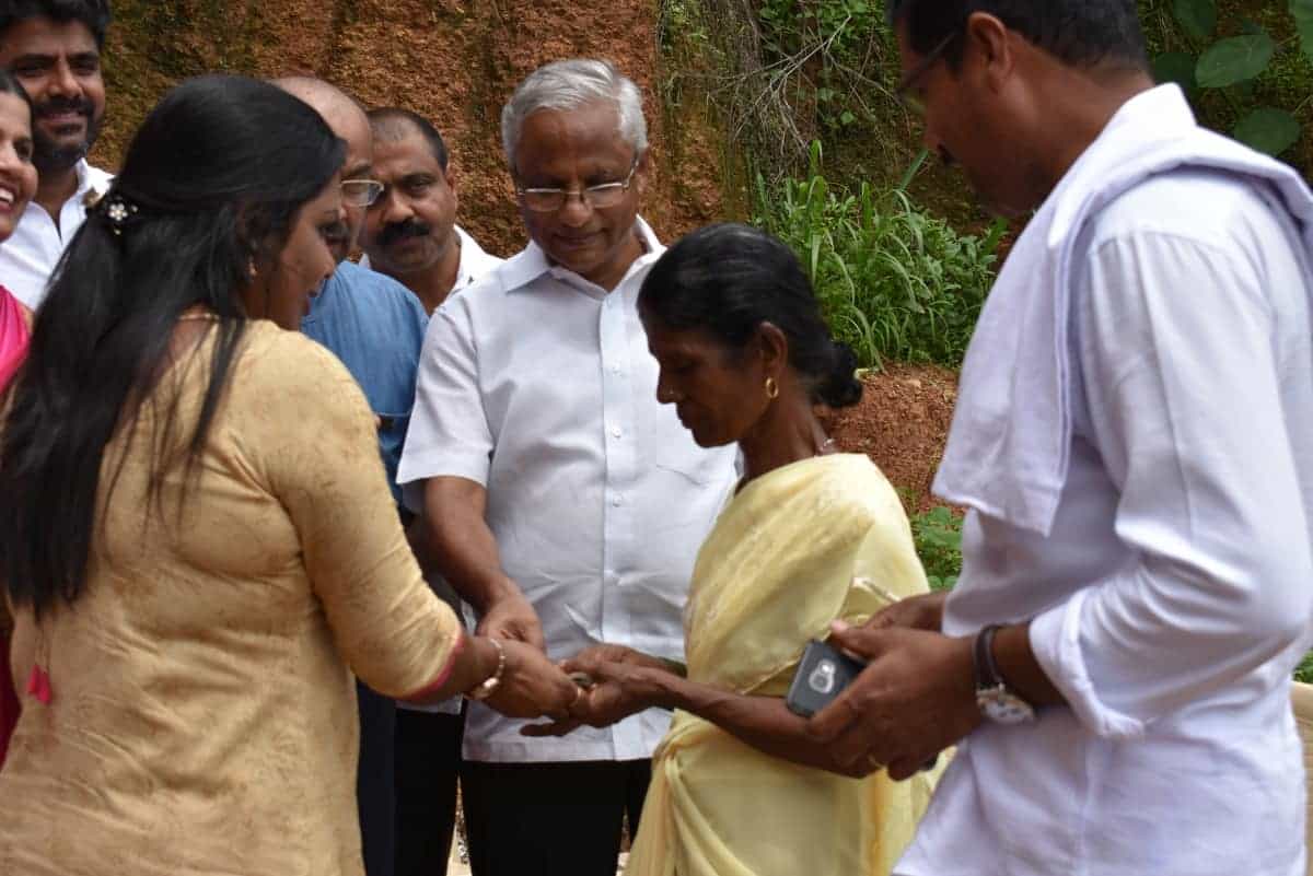 ಮನೆ ಹಸ್ತಾಂತರಿಸಿದ ಶಾಸಕ ಜೆ.ಆರ್.ಲೋಬೊ