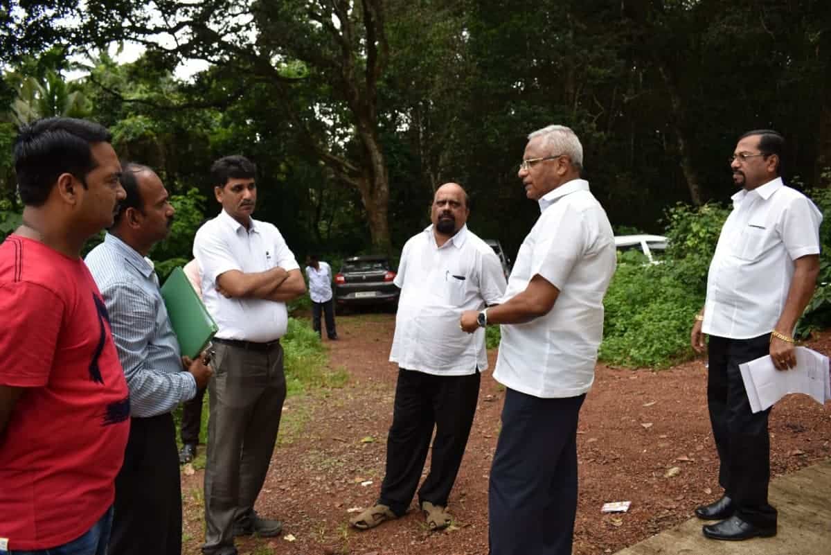 ಶಕ್ತಿನಗರದಲ್ಲಿ ಆಶ್ರಯ ಮನೆ ನಿರ್ಮಿಸುವ ಸ್ಥಳ ಪರಿಶೀಲಿಸಿದ ಶಾಸಕ ಜೆ.ಆರ್.ಲೋಬೊ