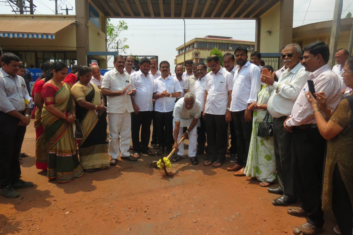 ಕುಲಶೇಖರ ಡೈರಿ ರಸ್ತೆ ಕಾಂಕ್ರಿಟೀಕರಣಕ್ಕೆ ಗುದ್ದಲಿಪೂಜೆ