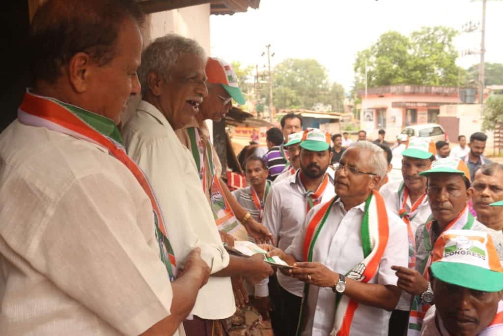 ಗುಜ್ಜರಕೆರೆ, ಅರೆಕೆರೆಬೈಲು ಪರಿಸರದಲ್ಲಿ ಕಾಂಗ್ರೆಸ್ ಅಭ್ಯರ್ಥಿ ಲೋಬೊ ರವರಿಂದ ಬಿರುಸಿನ ಮತಯಾಚನೆ.